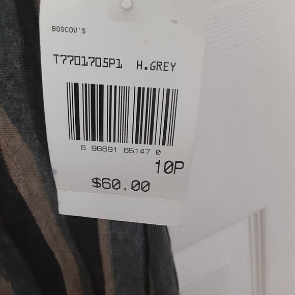 Connected dress. Size 10P Black, Beige and Gray. Three quartered length sleeves - Picture 2 of 4